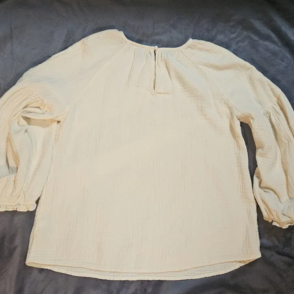Universal Thread Cream Peasant Blouse - Picture 2 of 7